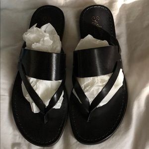 Seychelles sandals